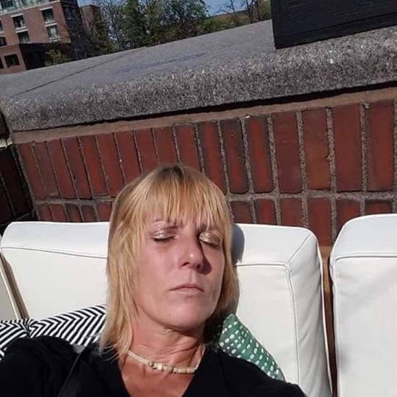 Meet your Posher, Carolyn - Picture 1 of 1